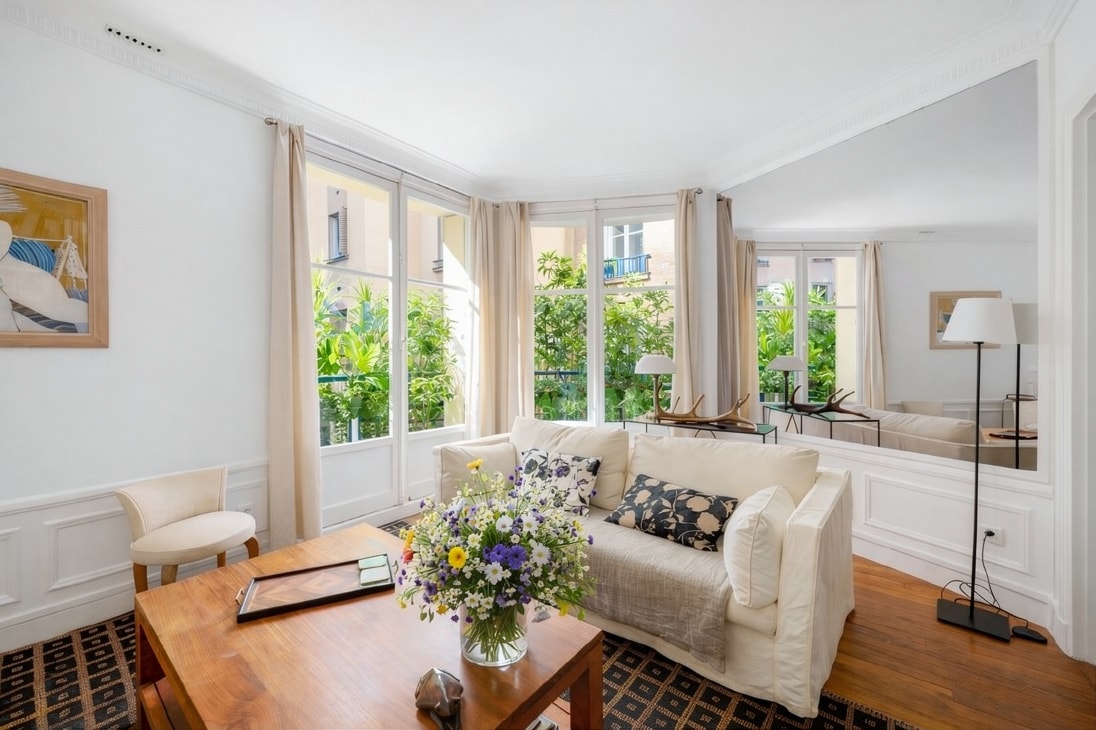 T2 investissement locatif — Rue du Bois de Boulogne, Paris 16ème